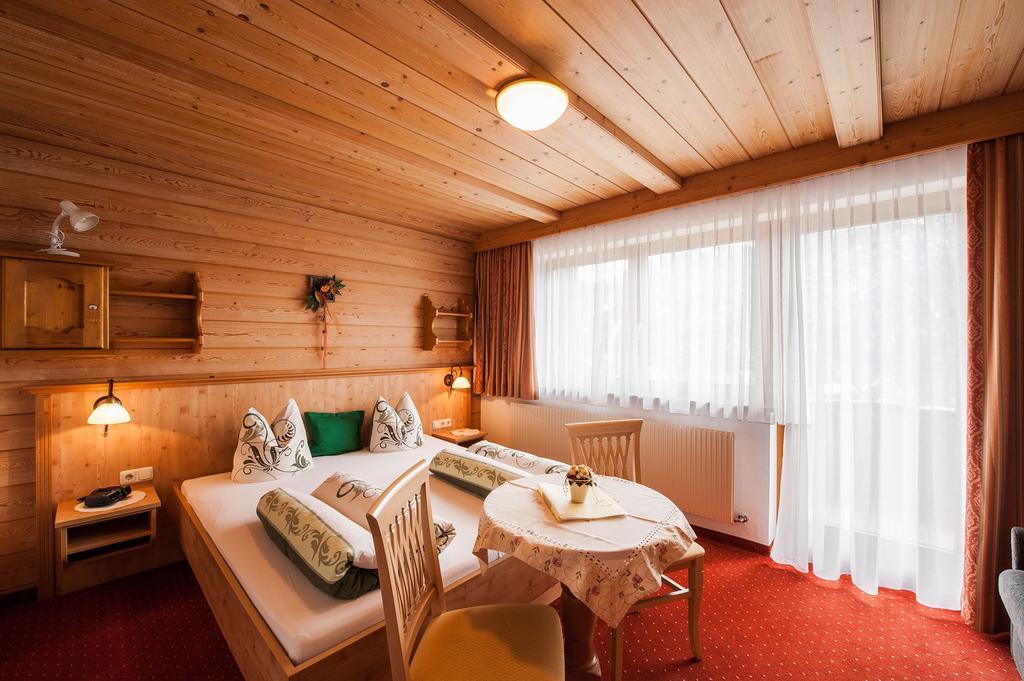 Gaestehaus Alpenblick Berwang Extérieur photo
