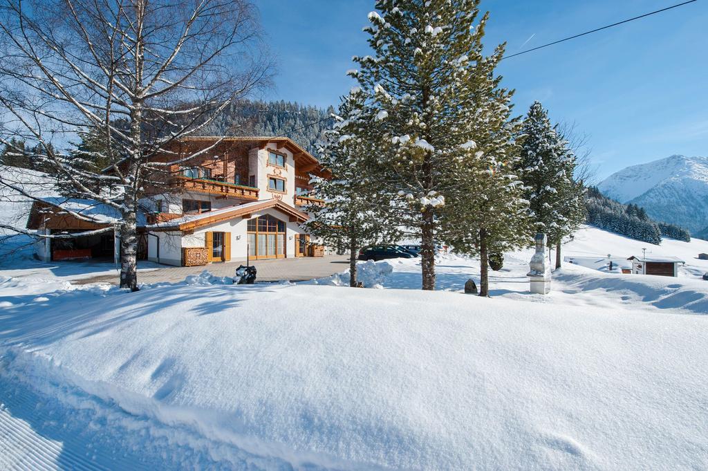 Gaestehaus Alpenblick Berwang Extérieur photo