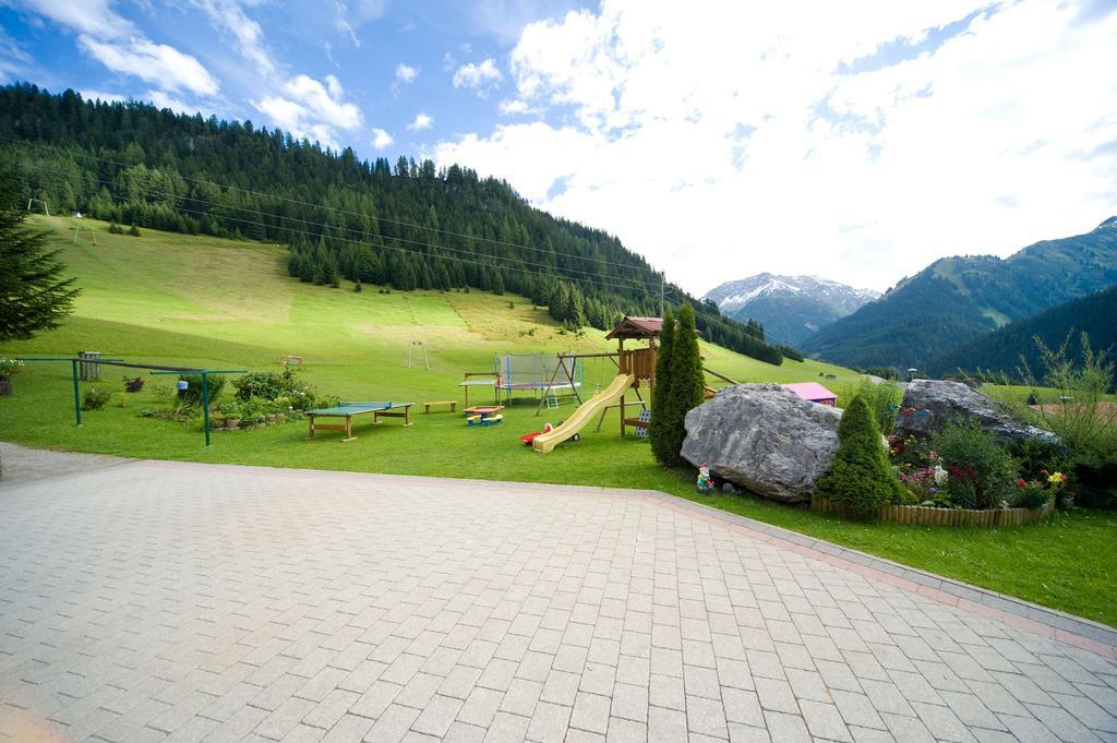 Gaestehaus Alpenblick Berwang Extérieur photo